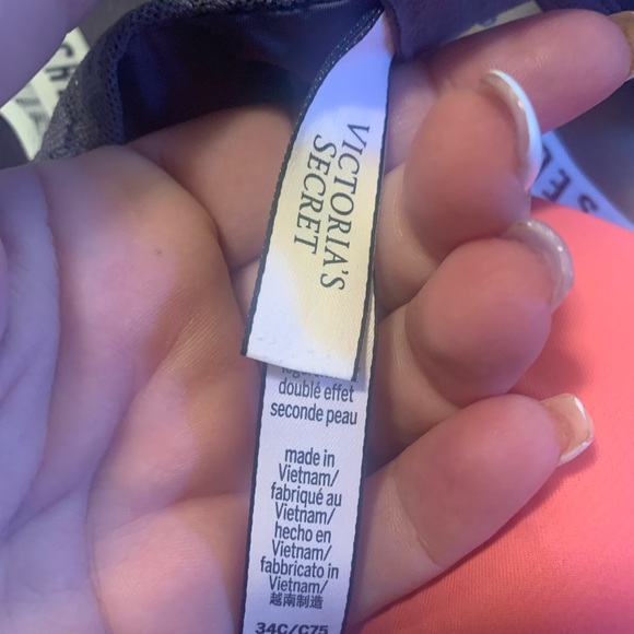 NWOT. Victoria Secret Bras. 💜💕 - Picture 3 of 5